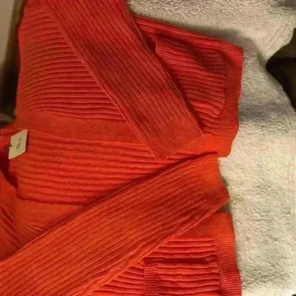 Ladies no button cardigan Sincerely Jules sizeS( 4-6) bright orange color - Picture 6 of 8